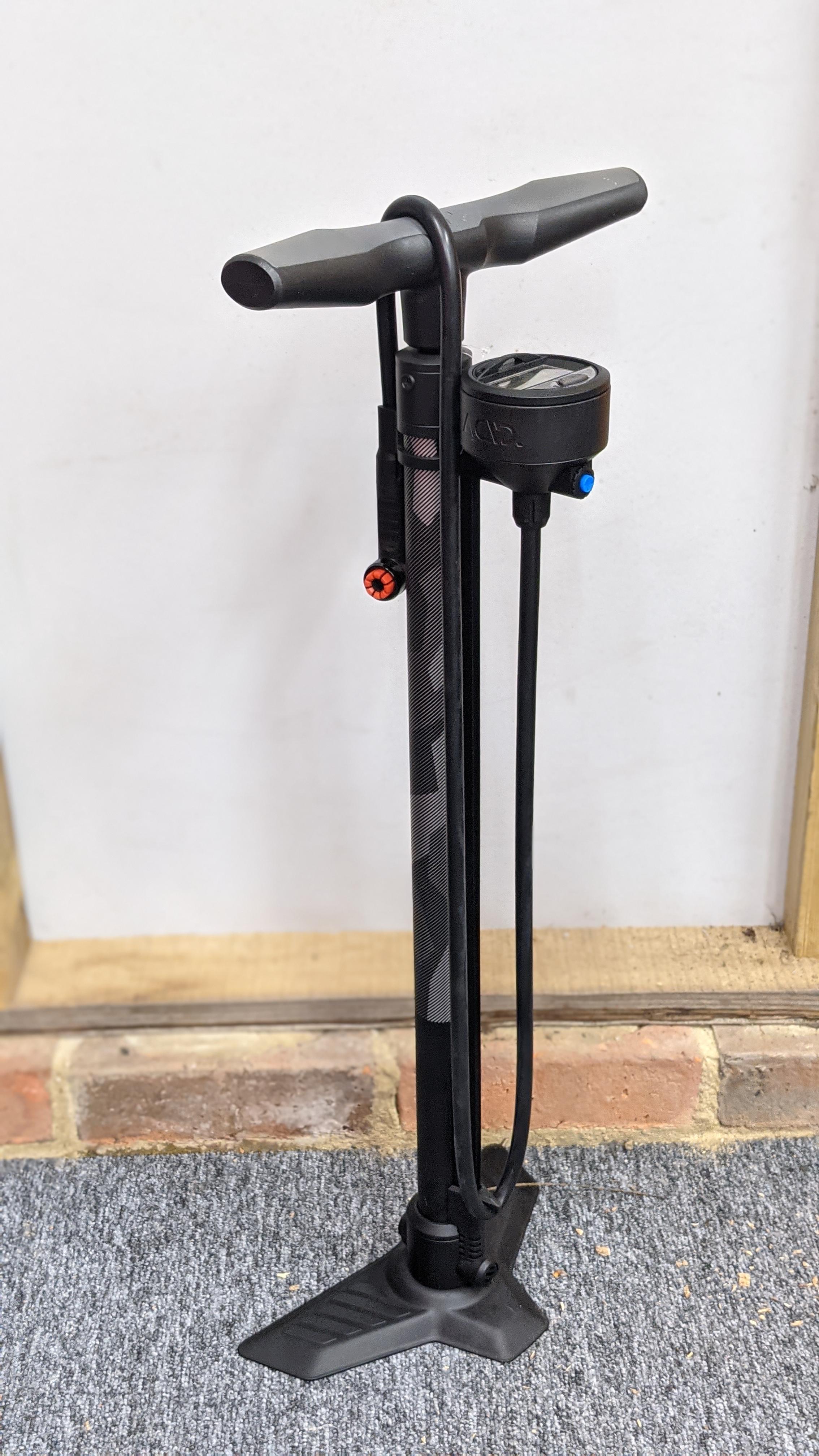 Best tubeless best sale floor pump